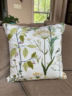 Ballard Designs Isabella Pillow (Cover & Insert) Green 20” Botanical Print NWOT